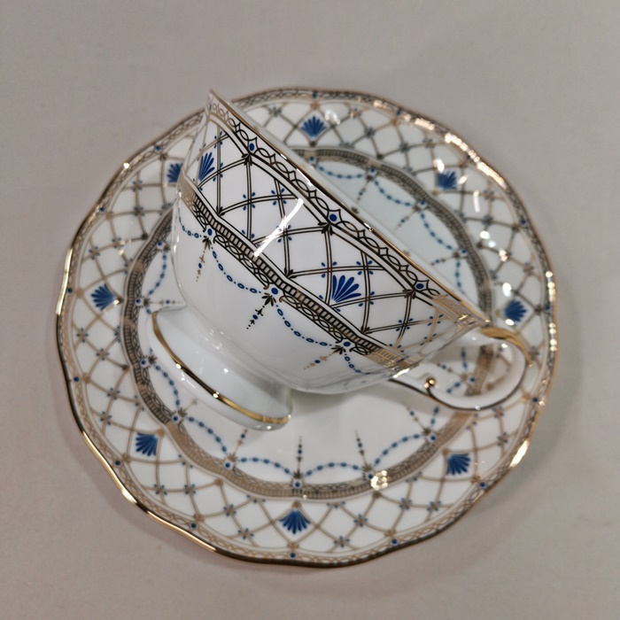 ナルミ　【プリマドンナ】　ティー碗皿（１客）　ボーンチャイナの画像