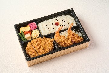 ロースカツとエビフライ弁当の画像