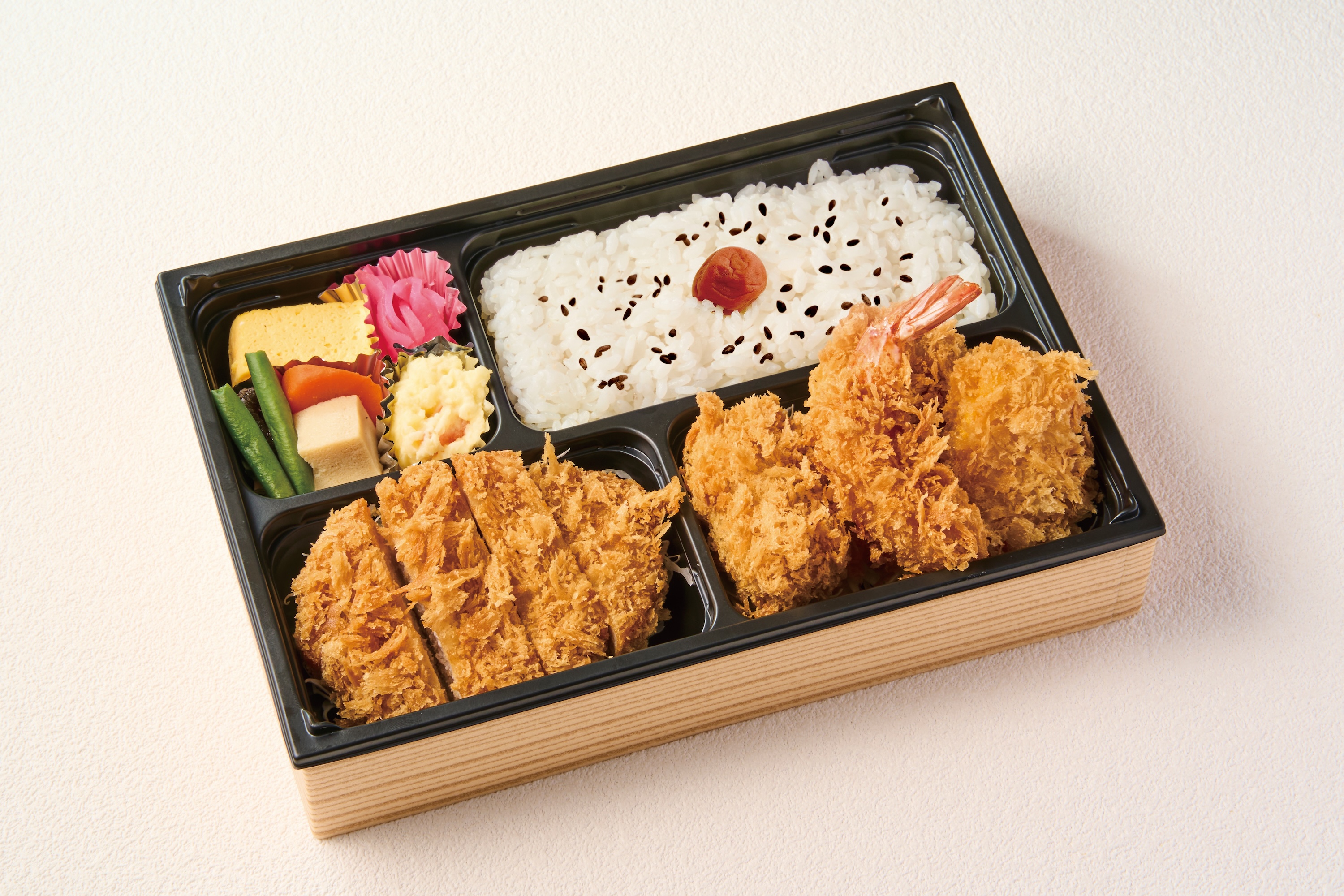 ロースミックスフライ弁当の画像