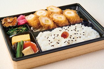 チキンチーズカツ弁当の画像