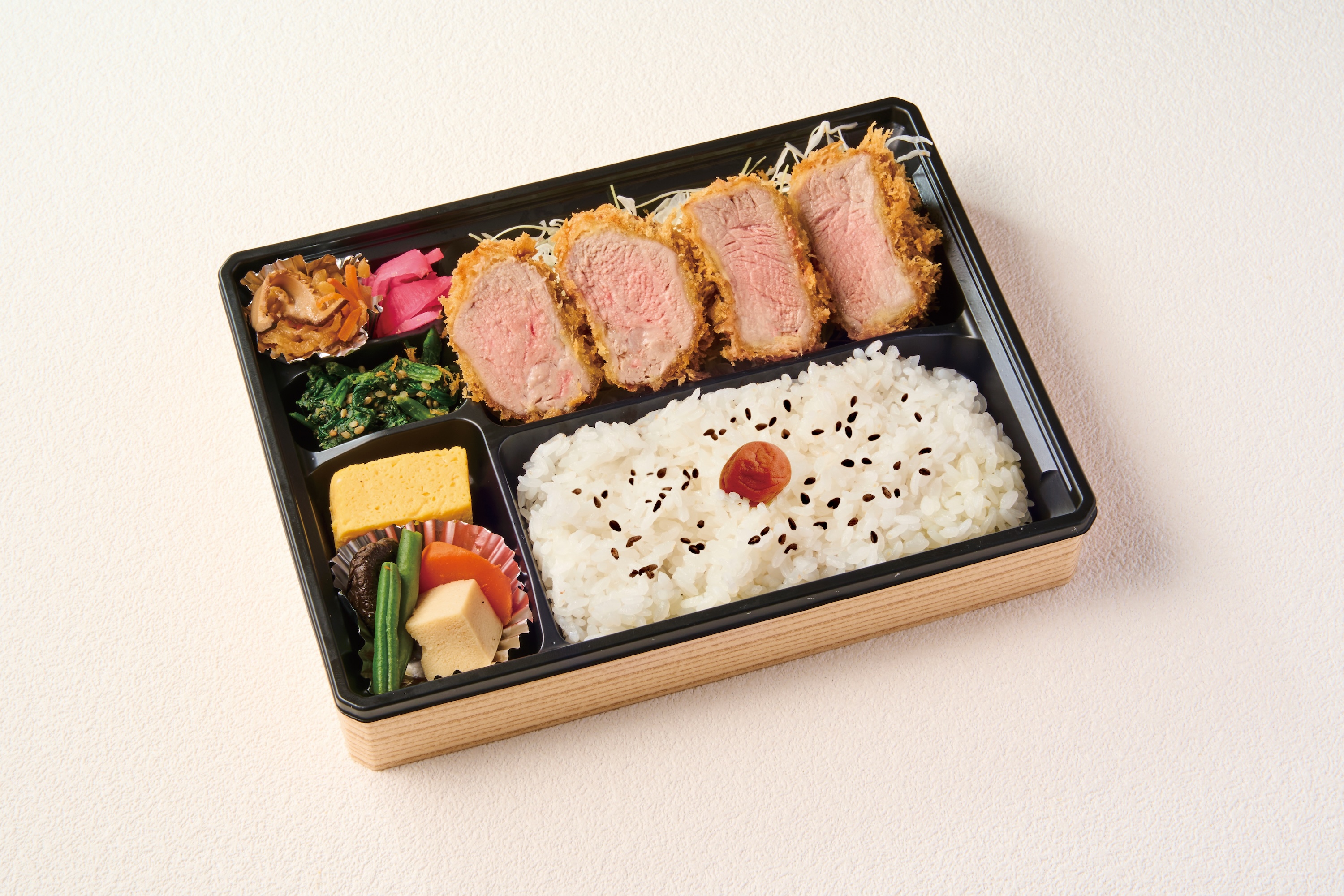 上ヒレカツ弁当の画像