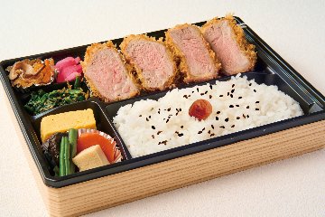 上ヒレカツ弁当の画像