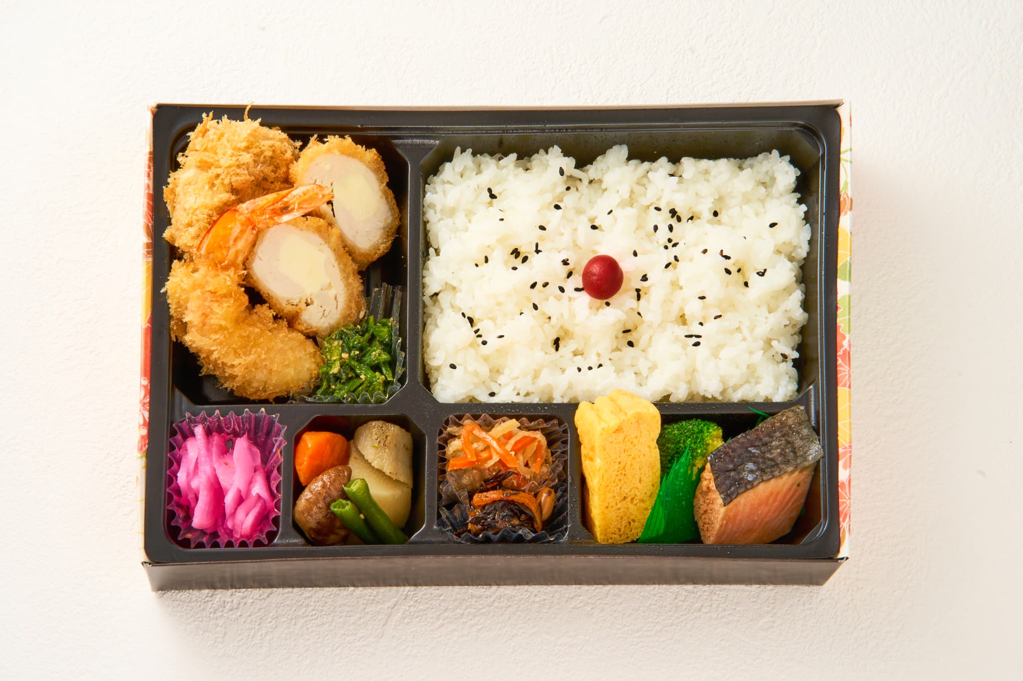 ミックスフライ幕の内弁当の画像