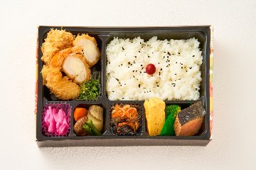 ミックスフライ幕の内弁当の画像