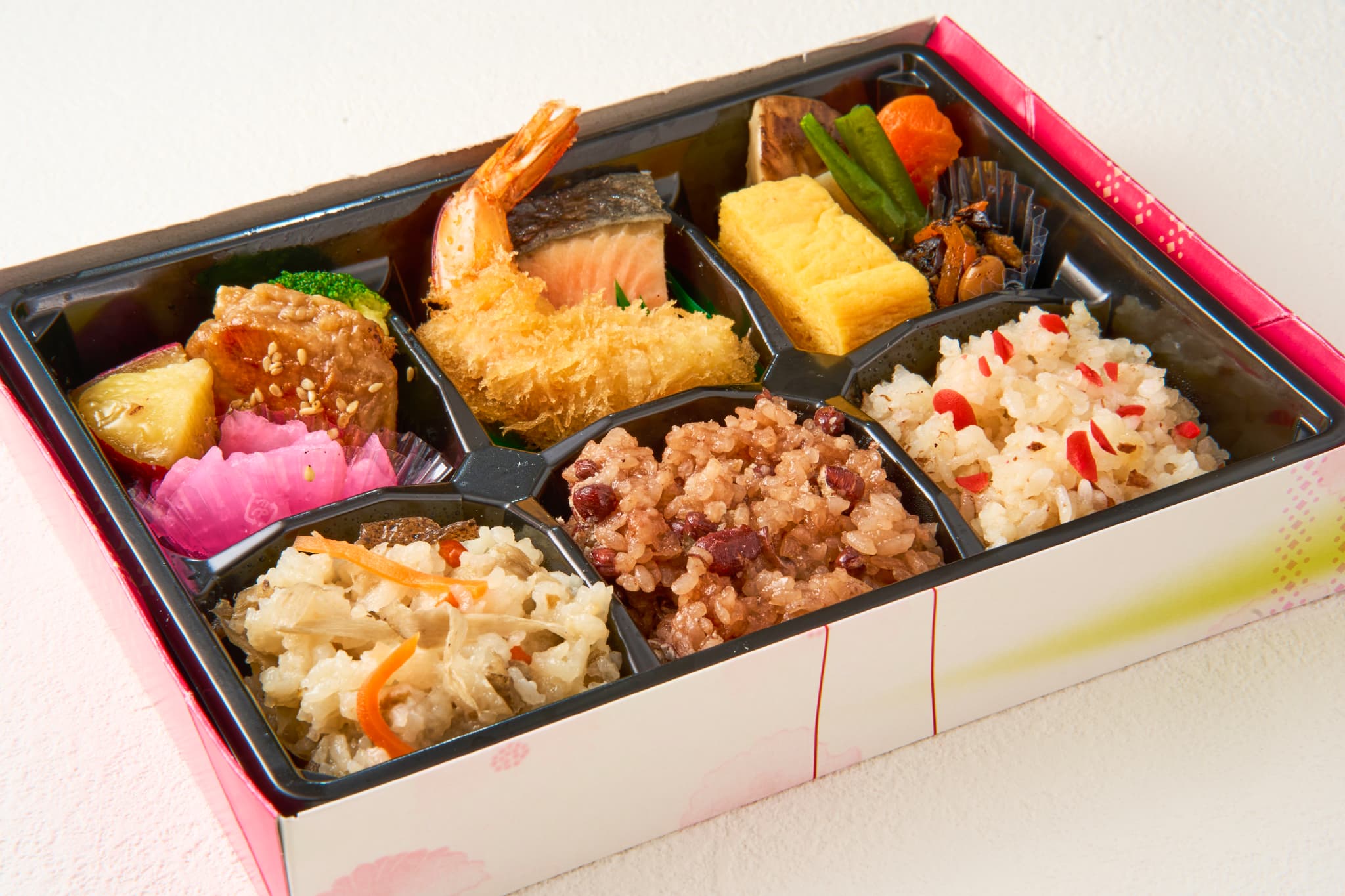 3種ごはんの幕の内弁当　海老フライ入りの画像