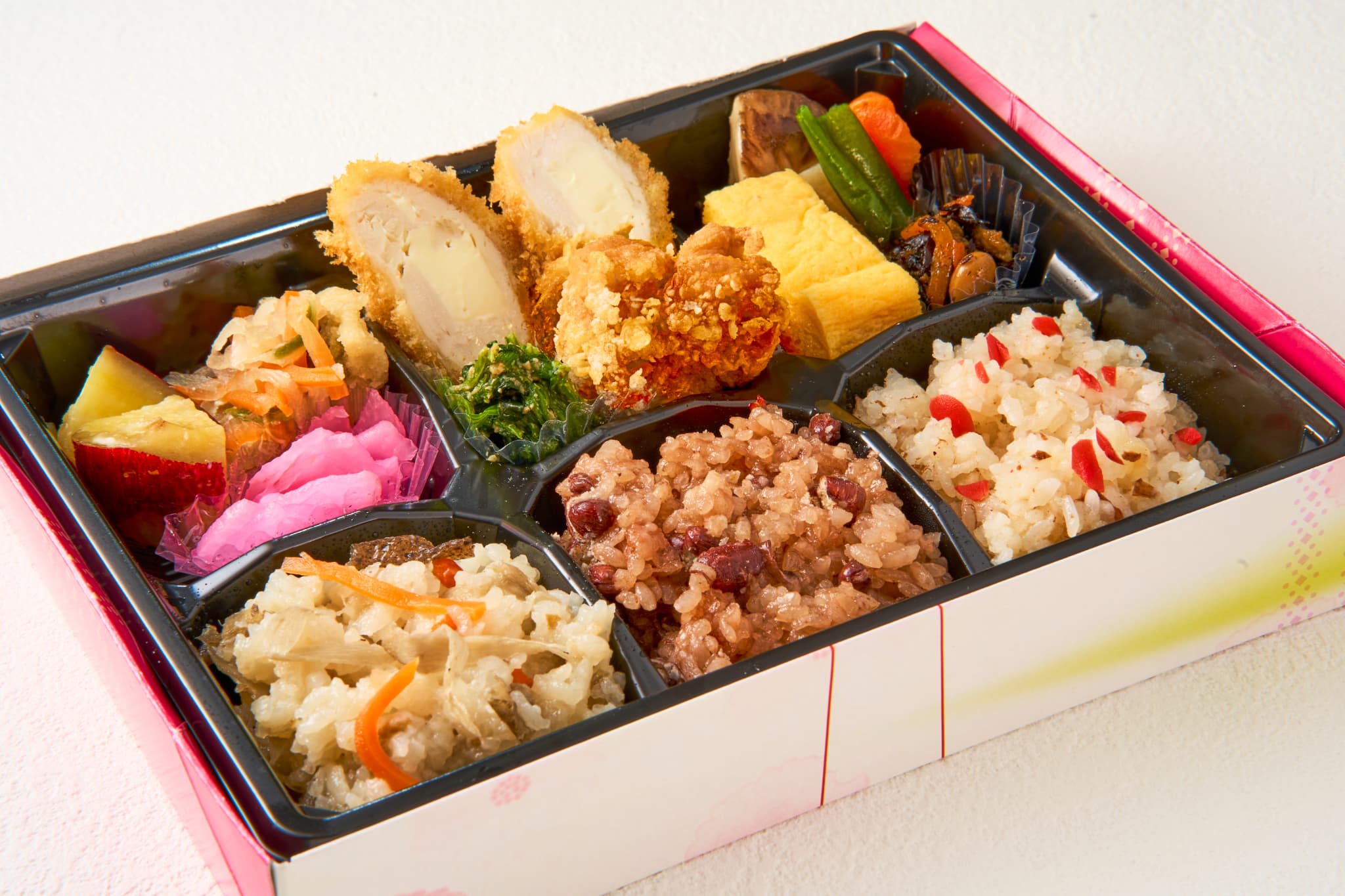 3種ごはんの幕の内弁当の画像