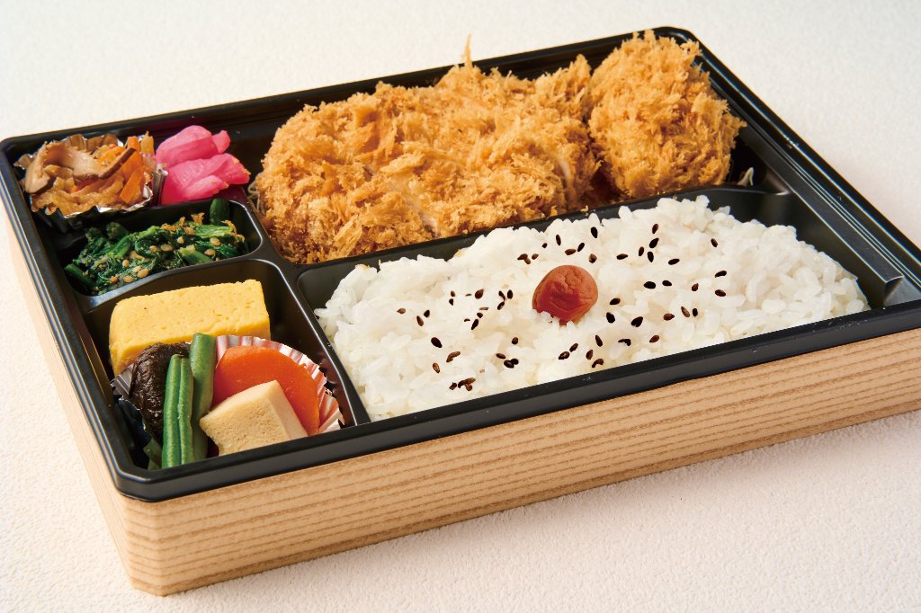 ロースカツとメンチカツ弁当の画像