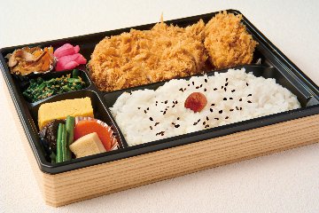 ロースカツとメンチカツ弁当の画像