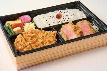 ロースカツと上ヒレカツ弁当の画像