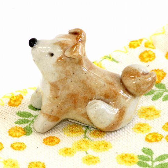 豆屋　箸置き（秋田犬　仔犬　おすわり）の画像