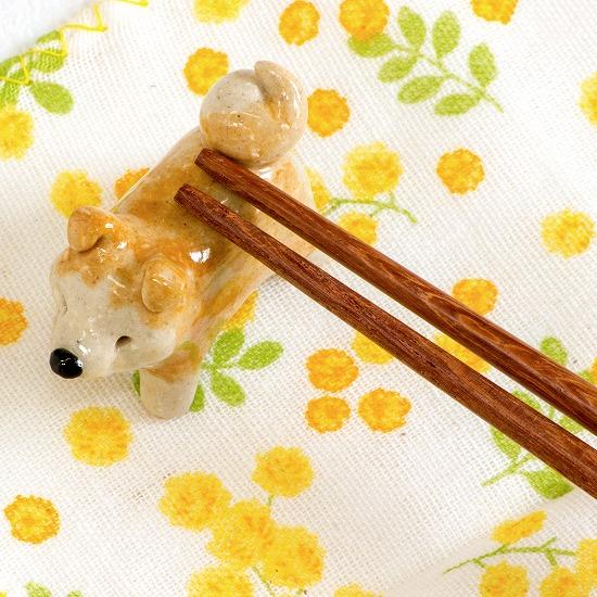 豆屋　箸置き（秋田犬　仔犬　立ち）の画像