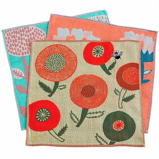 moritaMiW　3重ガーゼハンカチ（花とクマンバチ）の画像