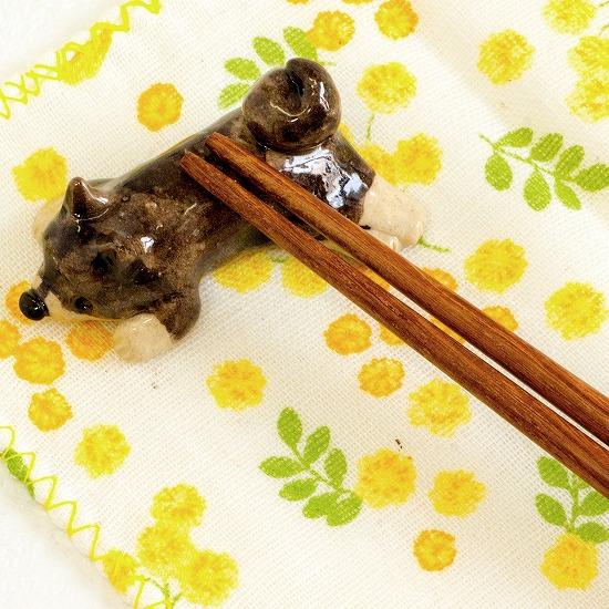 豆屋　箸置き（柴犬　ゴマ　ふせ）の画像