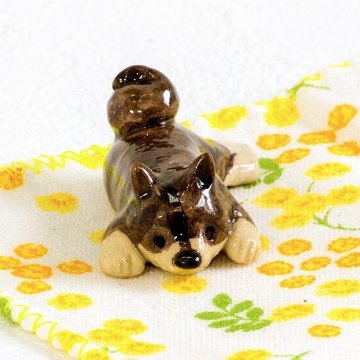 豆屋　箸置き（柴犬　ゴマ　ふせ）の画像