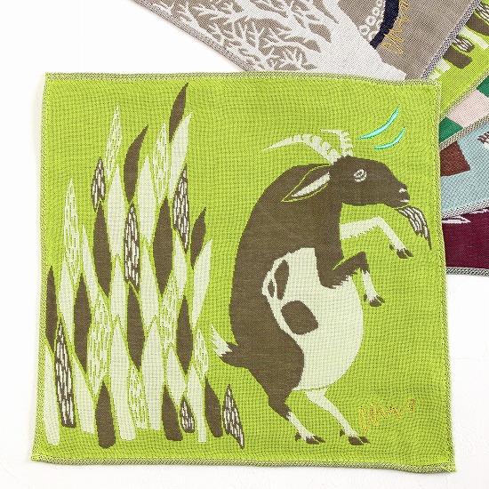 moritaMiW　３重ガーゼハンカチ（岩山のスキップのヤギたち）の画像