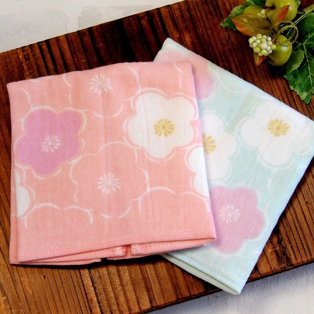 さいか　ガーゼハンカチタオル（福梅）の画像