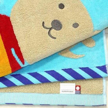 レインボーベア　バスタオル（パレード）サックスの画像