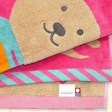 レインボーベア　バスタオル（パレード）ピンクの画像