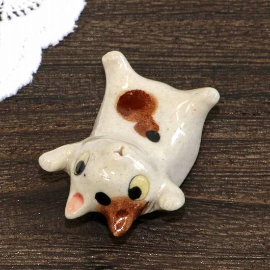 豆屋　箸置き（仔ねこ　ミケ　あおむけ）の画像