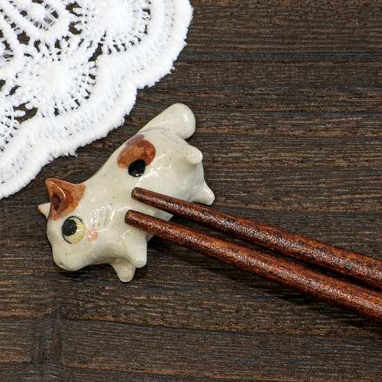 豆屋　箸置き（仔ねこ　ミケ　よこ）の画像