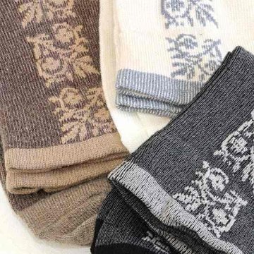 あなたに優しい靴下（草花　刺繍風）の画像