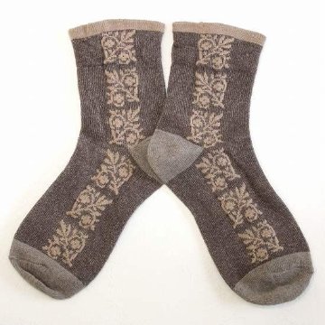 あなたに優しい靴下（草花　刺繍風）の画像