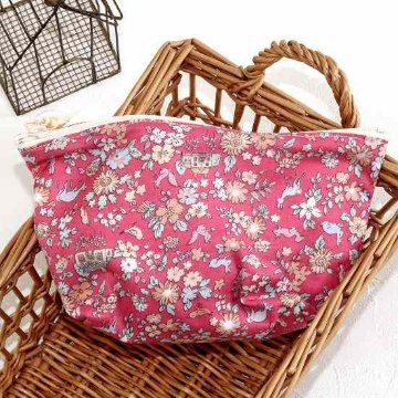 Laflor 舟形ポーチ　リバティ風　森の動物　ピンクの画像