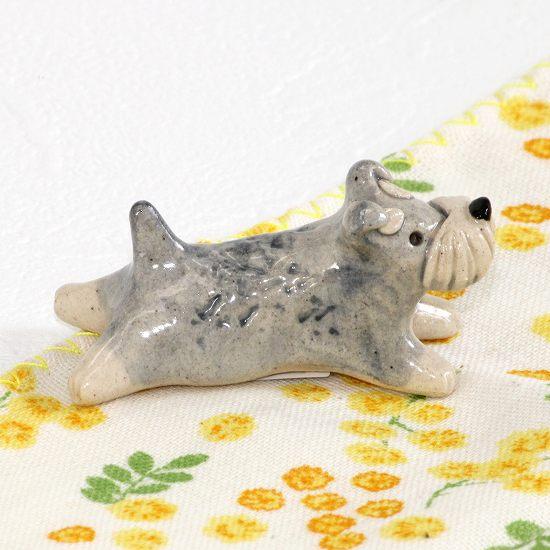 豆屋　箸置き（ミニチュアシュナウザー　ソルト＆ペッパー　ひらめ寝）の画像