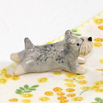 豆屋　箸置き（ミニチュアシュナウザー　ソルト＆ペッパー　ひらめ寝）の画像