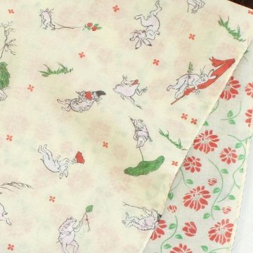 京都くろちく　両面ガーゼてぬぐい（戯画と蔓花）の画像