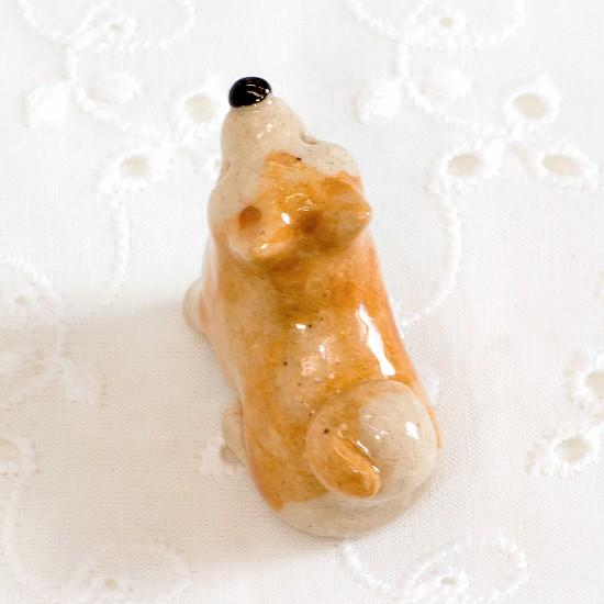 豆屋　箸置き（秋田犬　おすわり）の画像
