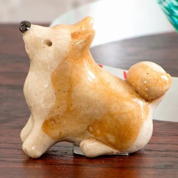 豆屋　箸置き（秋田犬　おすわり）の画像