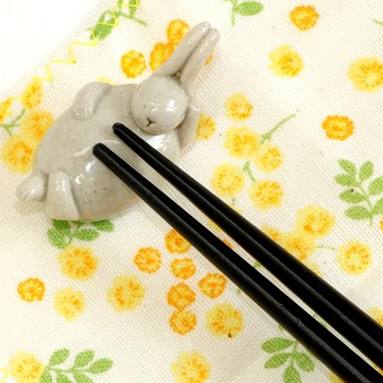 豆屋　箸置き（うさぎとかめ：うさぎ）の画像