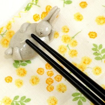 豆屋　箸置き（うさぎとかめ：うさぎ）の画像