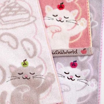 GuGu World タオルハンカチ（猫とアップル）の画像