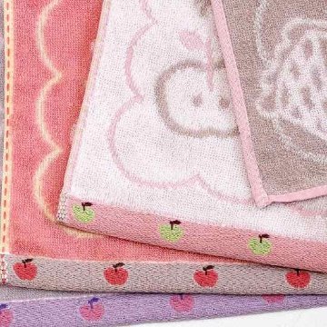 GuGu World タオルハンカチ（猫とアップル）の画像