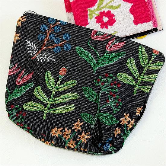 松尾ミユキ　トラベルポーチ（Flower02 BK）の画像