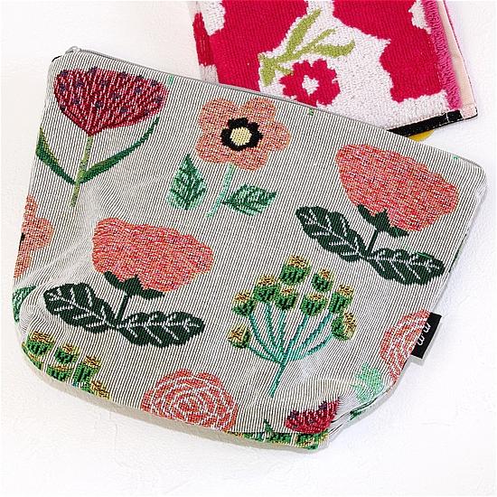 松尾ミユキ　トラベルポーチ（Flower01 IV）の画像