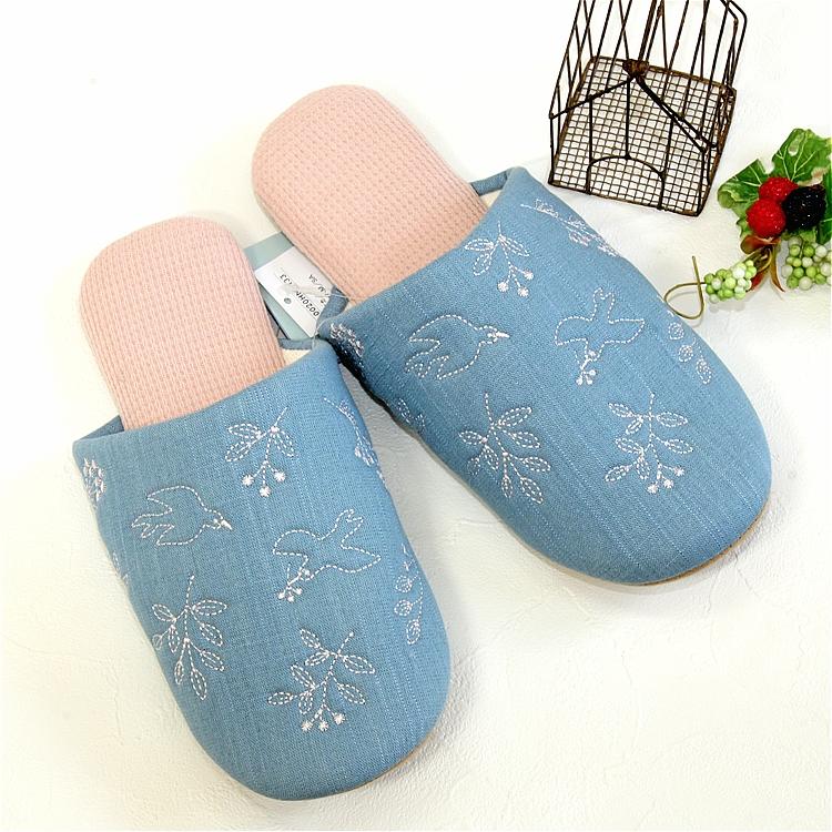 ハノカ　線画刺繍スリッパ　サックス　約23～24.5cmの画像