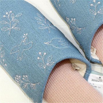 ハノカ　線画刺繍スリッパ　サックス　約23～24.5cmの画像
