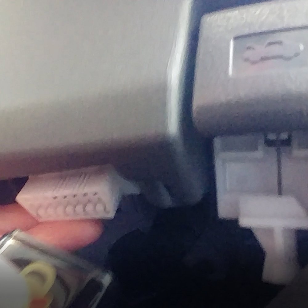 OBD2ポート用ロック　盗難防止　セキュリティの画像