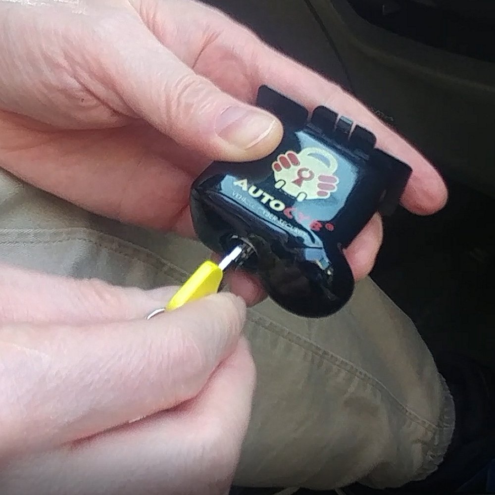 OBD2ポート用ロック　盗難防止　セキュリティの画像