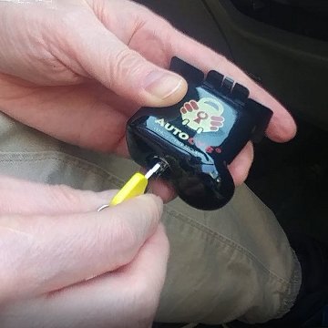 OBD2ポート用ロック　盗難防止　セキュリティの画像