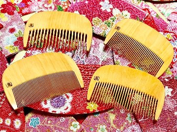 【本つげ櫛】花櫛（小花）の画像