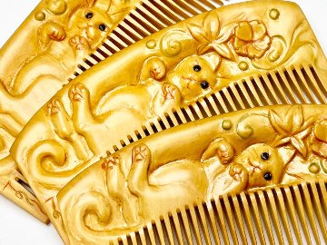 【薩摩つげ櫛・彫】てのり櫛・弐の画像