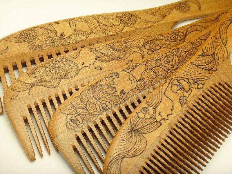 【椿】椿櫛・焦がし絵　～kaeruru～の画像