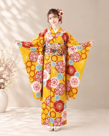 衿付き振袖＋帯＋帯締め＋簡単な半衿の4点セット［亀甲（きっこう）山吹］の画像
