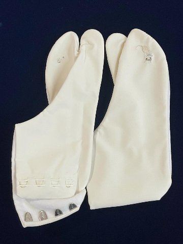 モダン刺繍足袋(ベルベット調) 白 24.5cm画像