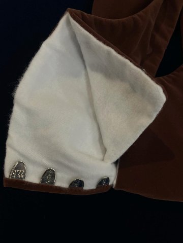 モダン刺繍足袋(ベルベット調) 茶 22.5cm画像