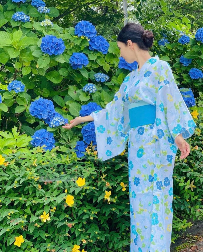 帯が選べる! (衿あり) 浴衣〈ぼたん/白〉　※浴衣単品 ¥13,200の画像